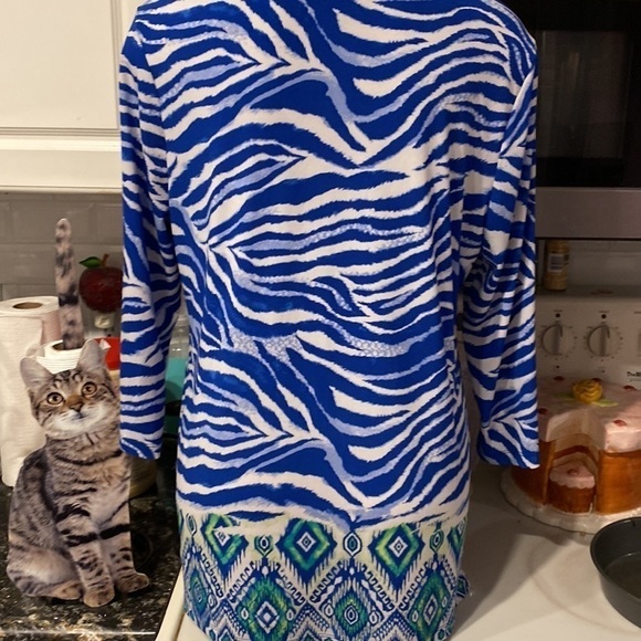 L womens Chico’s stretch 3/4 sleeve regular size top 2 - Picture 2 of 3